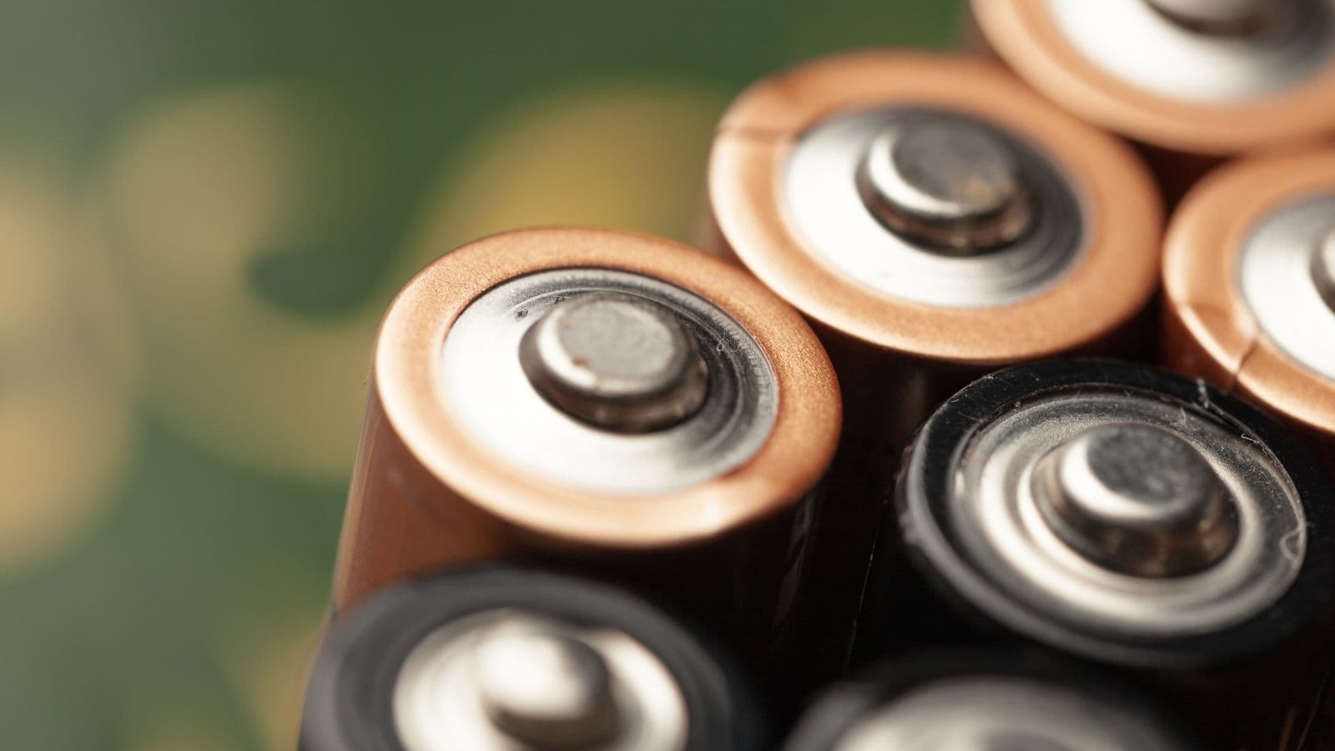 Pilin Tarihi: Enerjiyi Saklamanın Yolculuğu